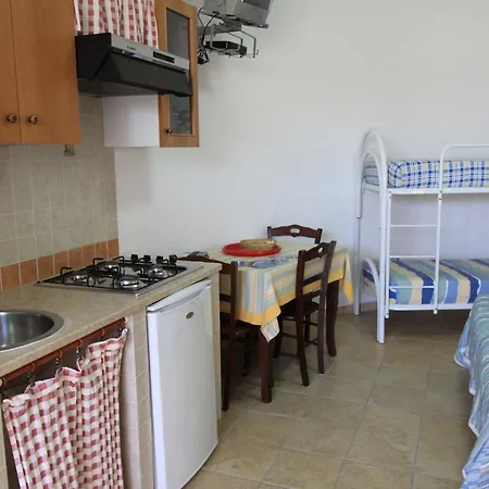 Bed & Breakfast Monterossi 3*