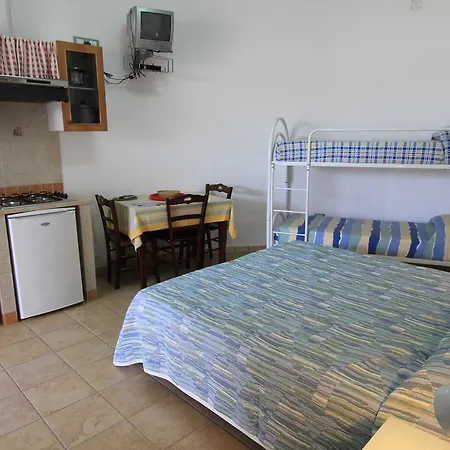 Monterossi Bed & Breakfast 3*